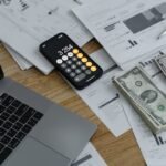 découvrez tout ce que vous devez savoir sur la gestion de la paie (payroll) : processus, outils essentiels, et conseils pour optimiser la rémunération de vos employés tout en respectant les réglementations en vigueur.