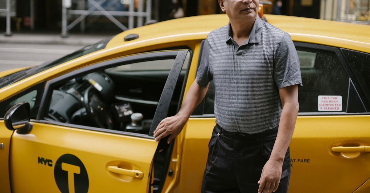 découvrez l'univers fascinant des chauffeurs de taxi, leur quotidien mouvementé, les défis qu'ils rencontrent et les histoires inédites qu'ils partagent. plongez dans le rôle essentiel qu'ils jouent dans nos villes et comment ils naviguent à travers les rues animées.