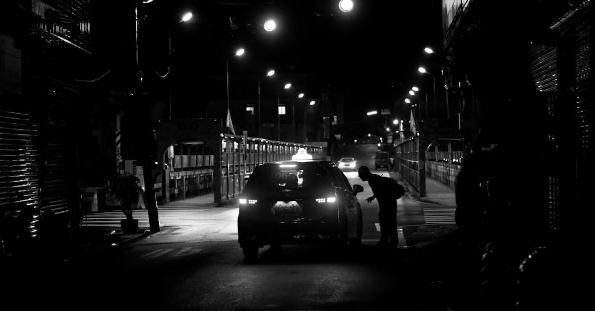 découvrez l'univers captivant des chauffeurs de taxi, entre histoires de passagers et moments de vie. plongez dans le quotidien de ces protagonistes du transport urbain et leurs anecdotes fascinantes.