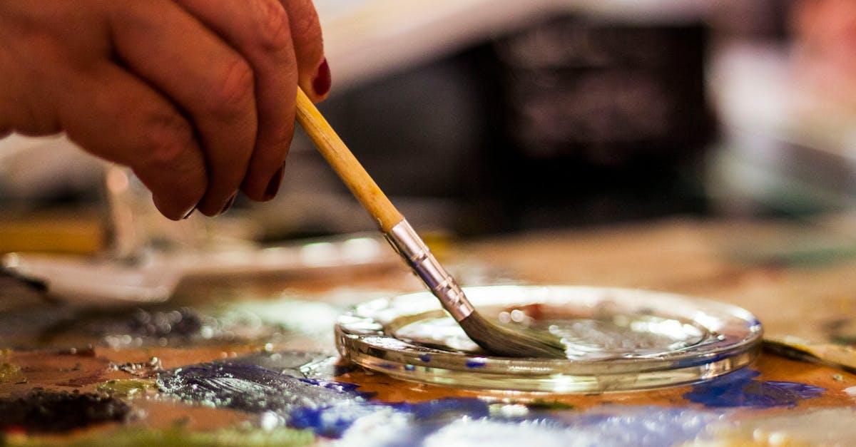 découvrez l'univers des artisans passionnés qui mettent leur savoir-faire au service de la création. que ce soit pour la rénovation, la décoration ou la confection sur mesure, nos experts vous offrent des solutions uniques et personnalisées pour sublimer vos projets.