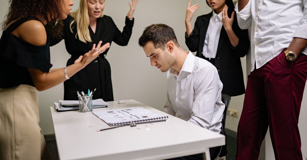 découvrez le récit captivant de 'blame', une exploration poignante des thèmes de la culpabilité, des relations et des conséquences des choix. plongez dans un univers émotionnel intense où les personnages font face à leurs démons intérieurs.