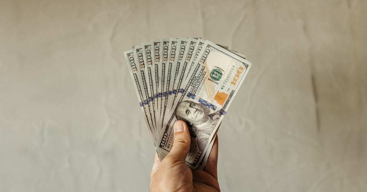 découvrez tout ce qu'il faut savoir sur les bulletins de salaire : compréhension des éléments, conseils pour les lire et les importants points à vérifier pour assurer une bonne gestion de votre rémunération.