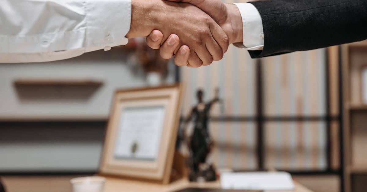 découvrez notre guide sur l'executive summary : apprenez à rédiger un résumé stratégique et percutant qui synthétise vos idées clés et présente efficacement vos objectifs et recommandations. optimisez vos présentations aux parties prenantes avec une présentation claire et concise.