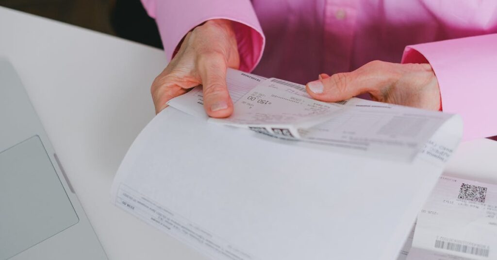 découvrez comment identifier et prévenir les factures frauduleuses qui menacent la santé financière de votre entreprise. apprenez les meilleures pratiques pour protéger vos opérations et éviter les arnaques.