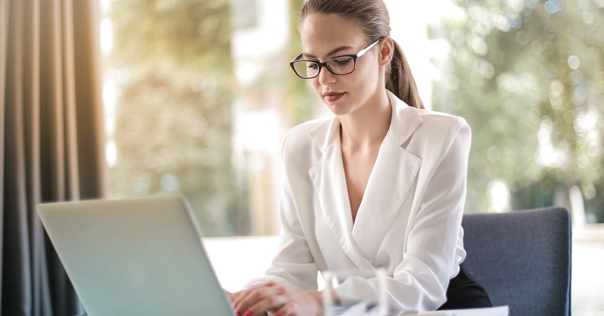 découvrez comment créer et développer un business en ligne rentable. conseils, outils et stratégies pour lancer votre activité sur internet avec succès.