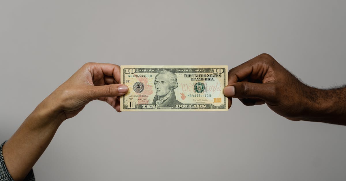 découvrez tout ce que vous devez savoir sur le bulletin de paie (pay slip) : définition, éléments essentiels, lecture et explications pour mieux comprendre votre fiche de salaire.