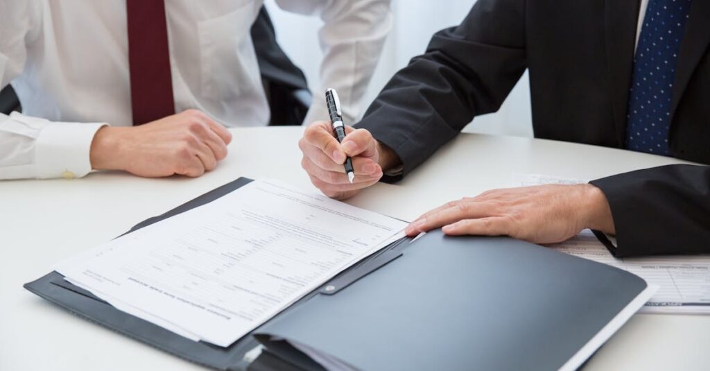 découvrez tout ce qu'il faut savoir sur les infractions au contrat de travail : types de violations, exemples concrets, droits des employés et démarches à suivre en cas de non-respect du contrat de la part de l’employeur.