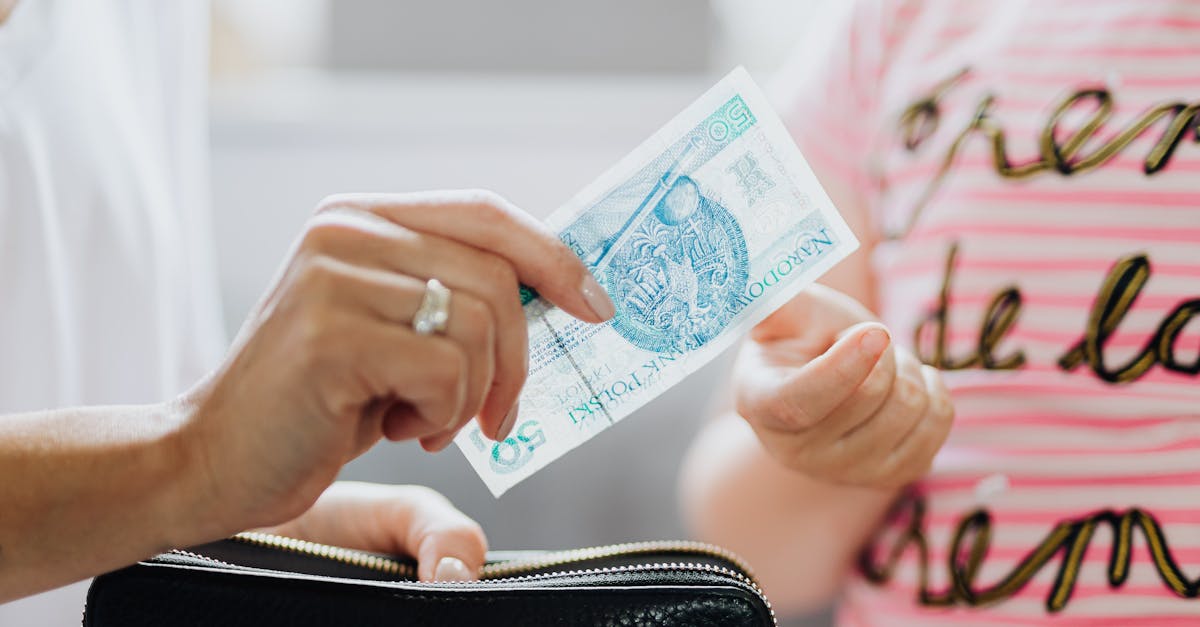 découvrez la signification de l'allocation pour comptes douteux, un concept clé en comptabilité permettant d'anticiper les pertes liées aux clients qui risquent de ne pas régler leurs dettes.