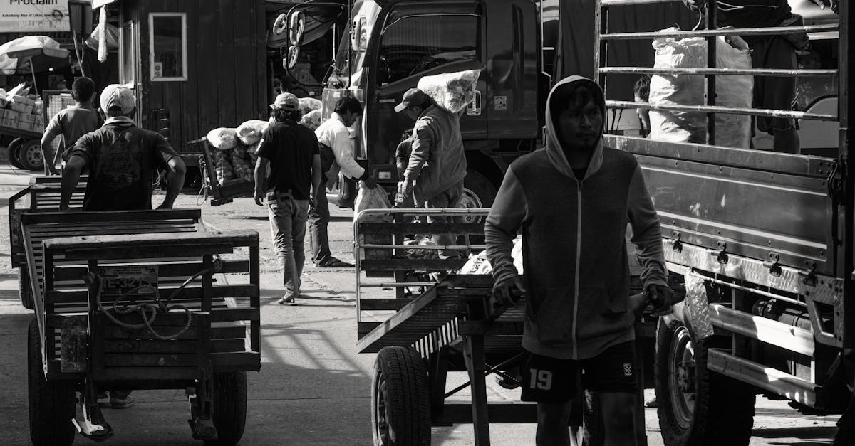 découvrez les différents canaux de distribution, leurs rôles et stratégies pour optimiser la commercialisation de vos produits ou services et toucher efficacement votre clientèle cible.