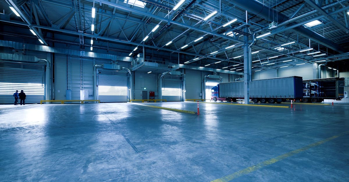 découvrez les différents canaux de distribution, leur rôle dans la chaîne logistique et comment choisir la meilleure stratégie pour optimiser la diffusion de vos produits ou services.