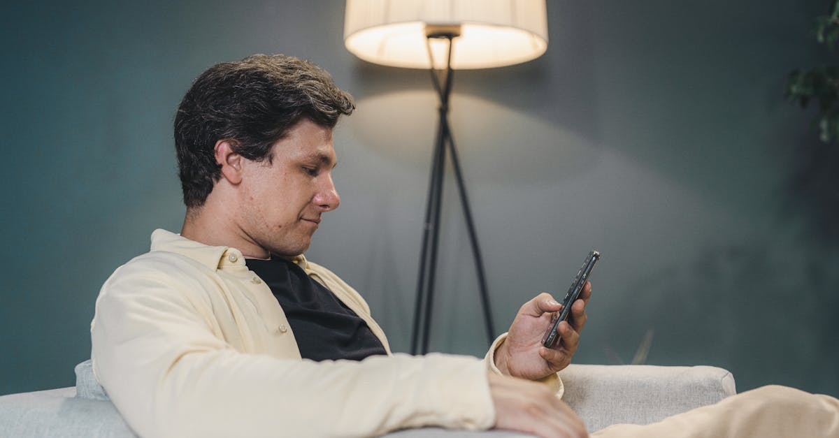 découvrez le multichannel messaging : une stratégie efficace pour communiquer avec vos clients sur plusieurs canaux simultanément, améliorant ainsi l'engagement et la satisfaction.