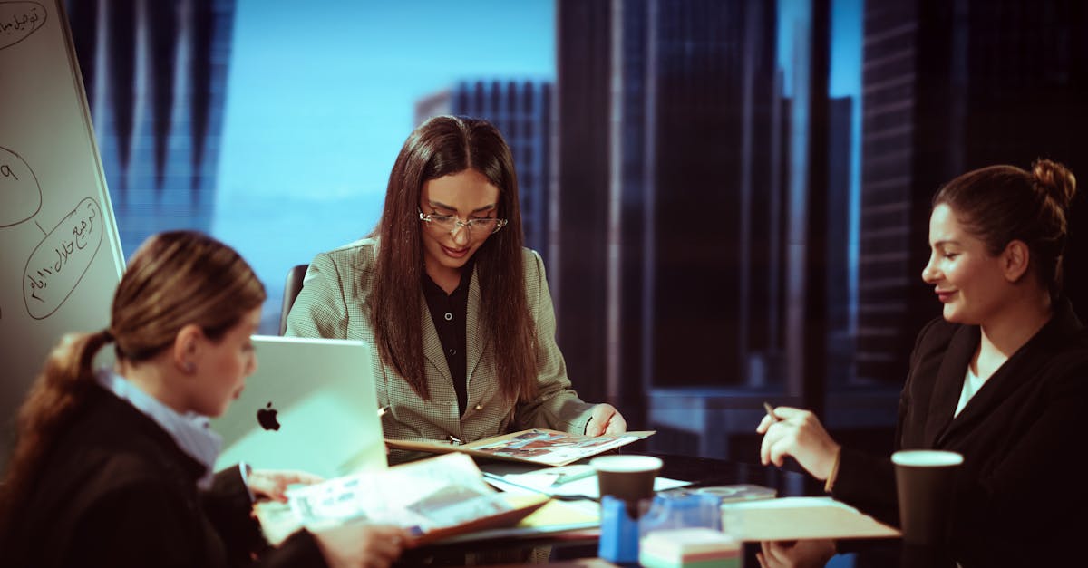 découvrez comment élaborer une stratégie omnicanale efficace pour offrir une expérience client fluide et cohérente sur tous les points de contact.