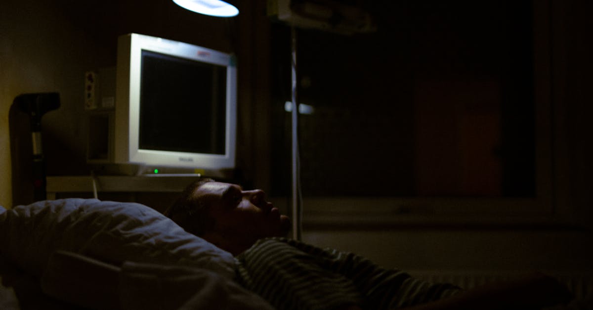 obtenez une fiche de paie détaillée pour congé maladie, comprenant les informations sur le salaire et les indemnités pendant votre absence.