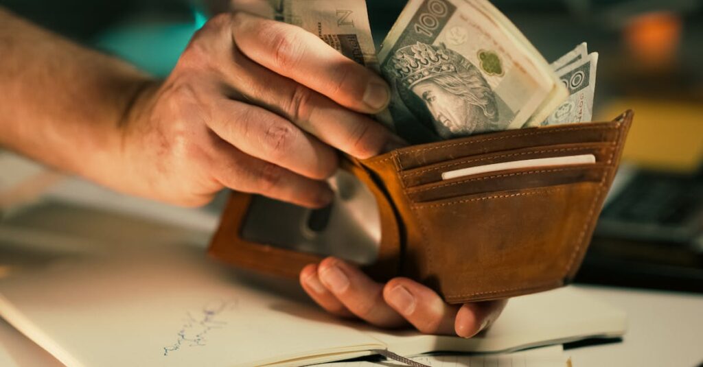 découvrez tout ce qu'il faut savoir sur le bulletin de salaire : définition, éléments clés, et comment le lire facilement.