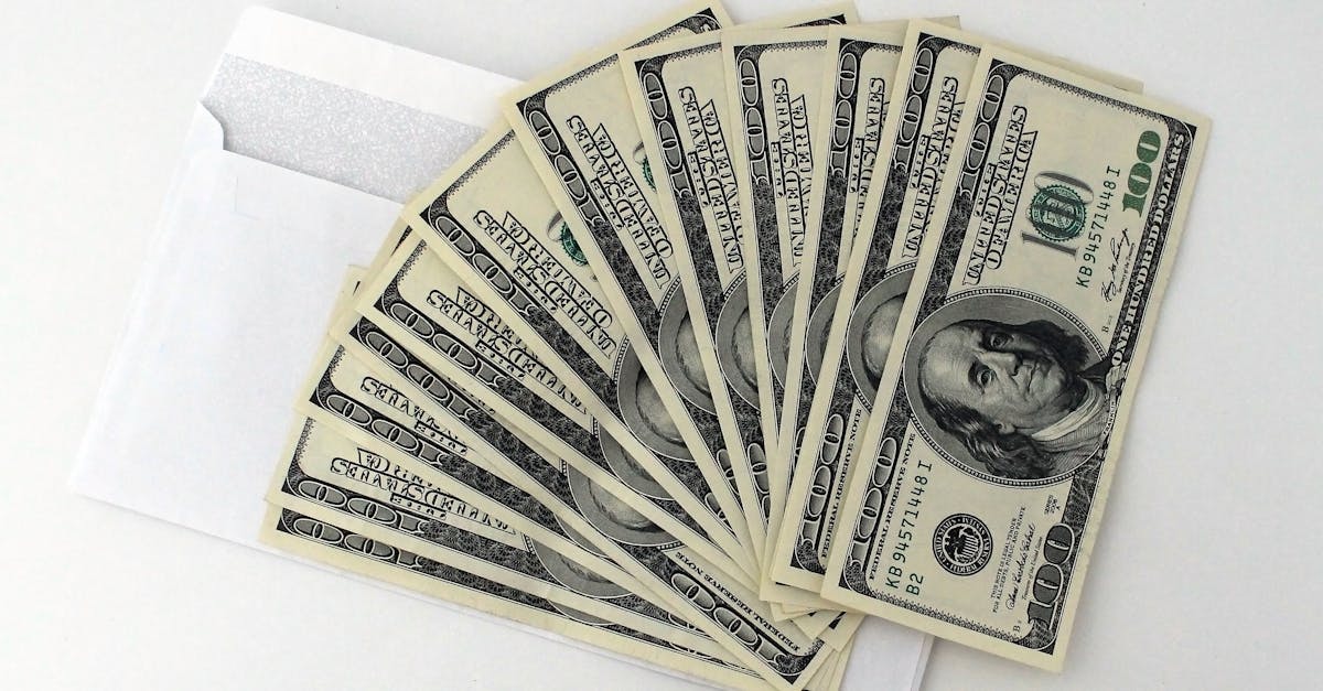 découvrez tout sur la fiche de paie : définition, éléments clés et conseils pour bien comprendre votre salaire.